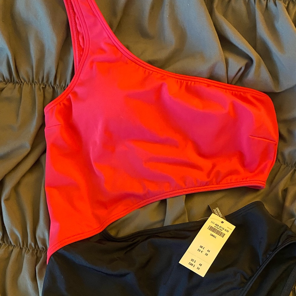 pink + navy blue one piece ✨✨ Abercrombie